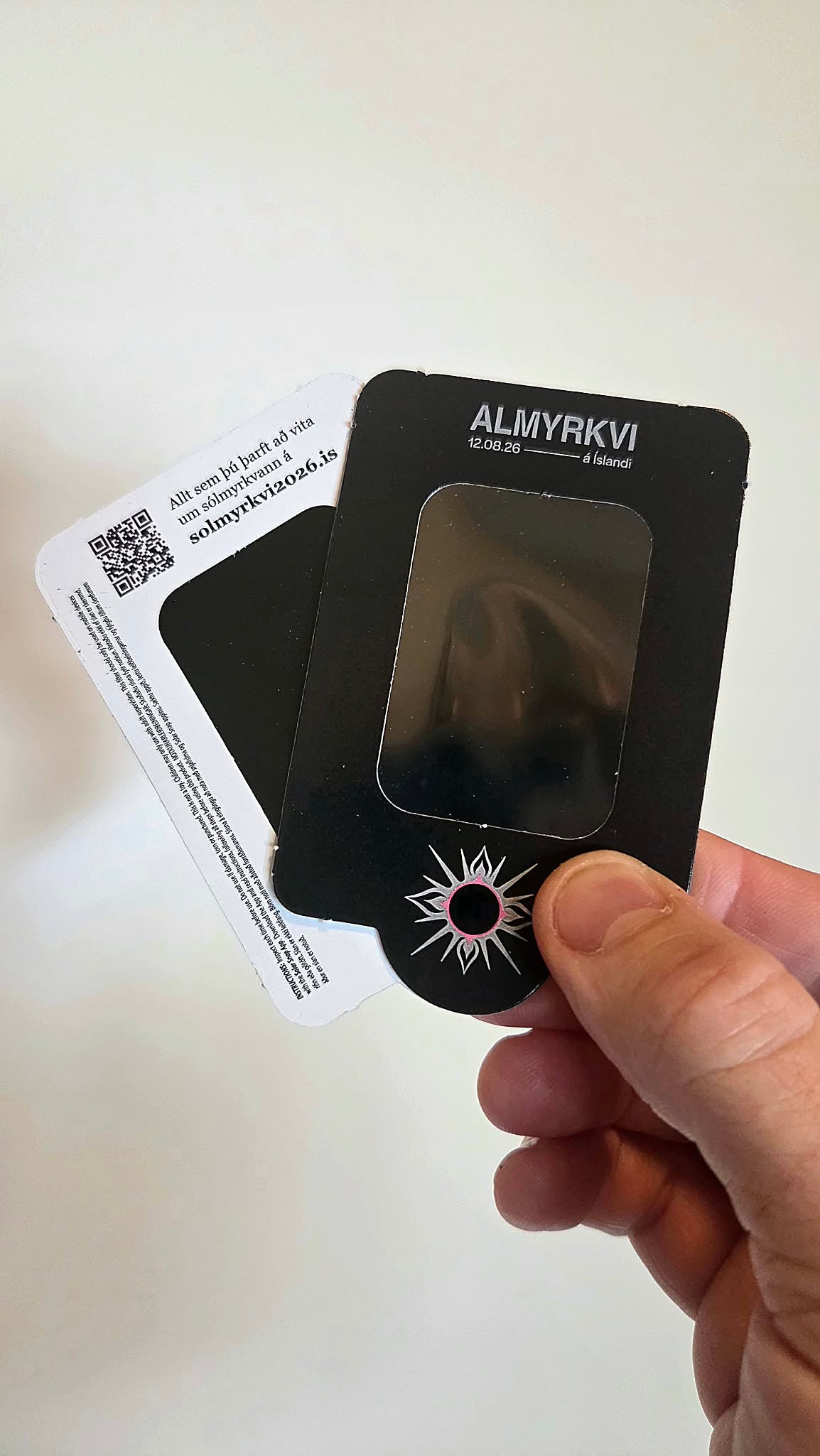 Almyrkvi 2026 - 2x sólarsíur fyrir snjallsíma + 2x sólmyrkvagleraugu
